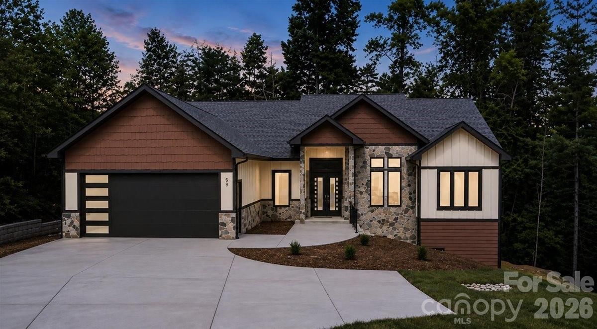 69 Village Pointe Lane, Asheville, NC 28803