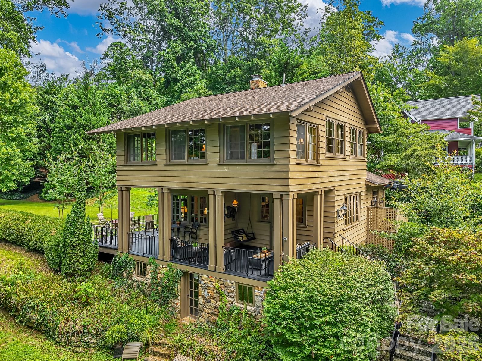 75 Charles Street, Saluda, NC 28773