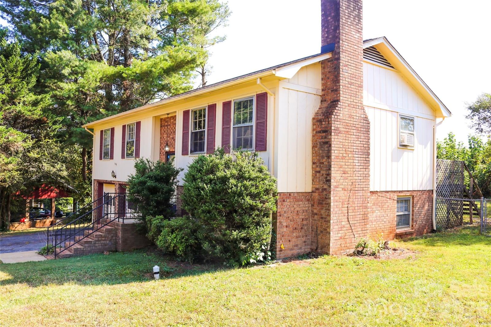 Property at 307 Meadowbrook, Newton, NC 28658