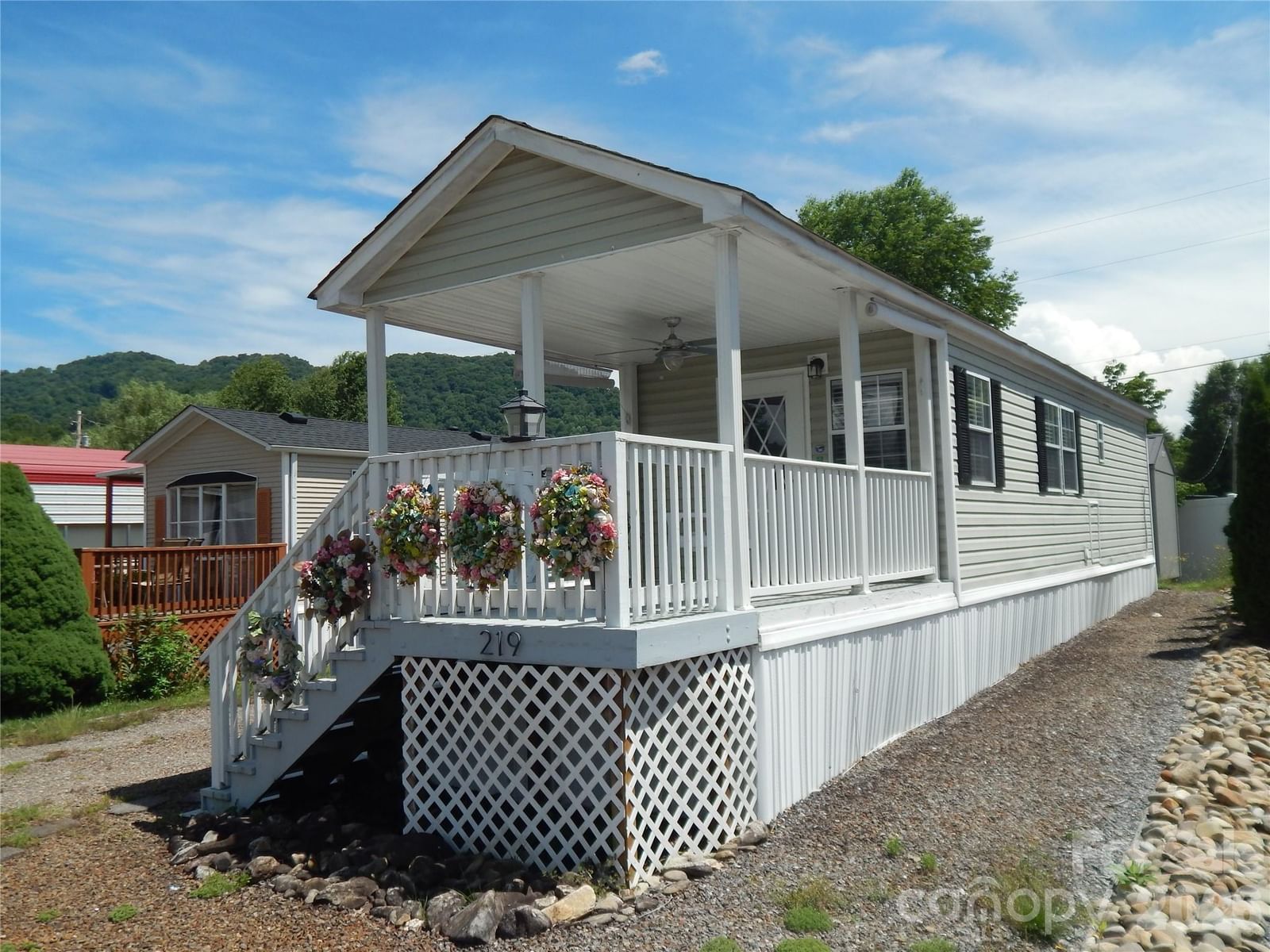 219 Pike Point, Waynesville, NC 28785