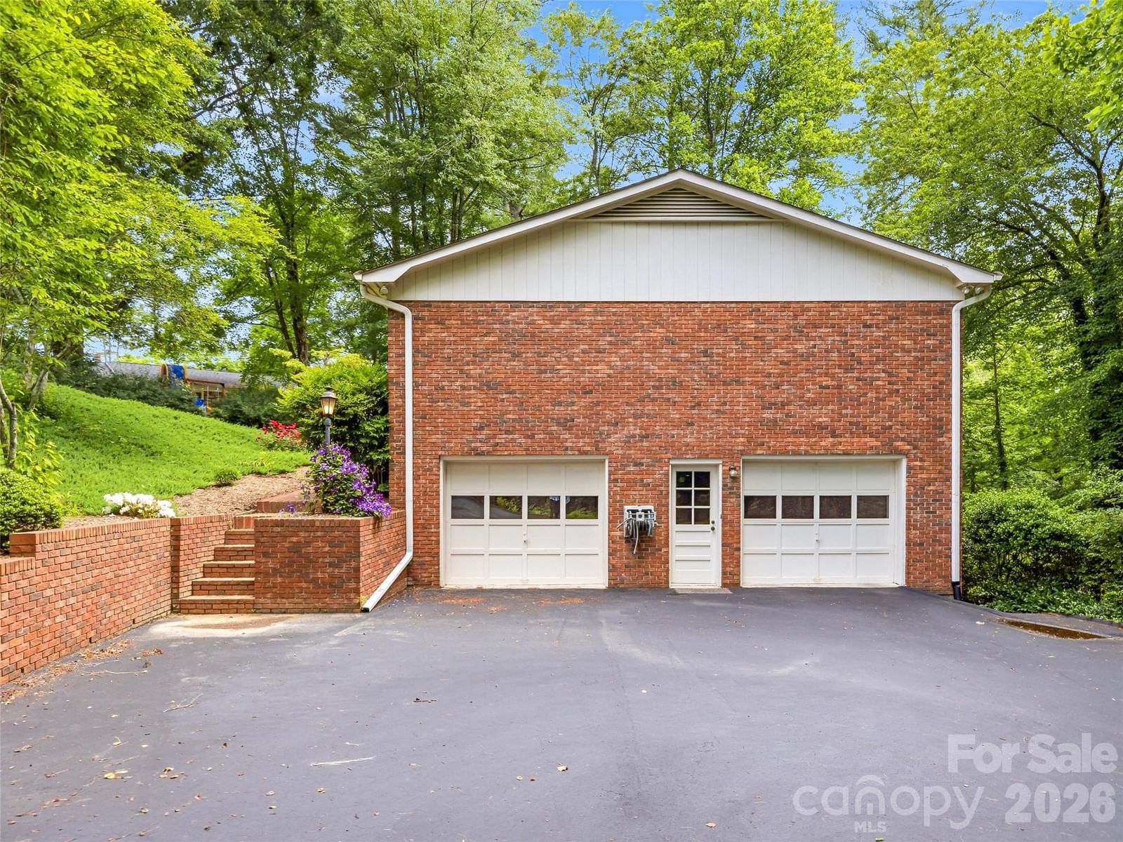 126 Surry Lane, Hendersonville, NC 28791 - Photo 4