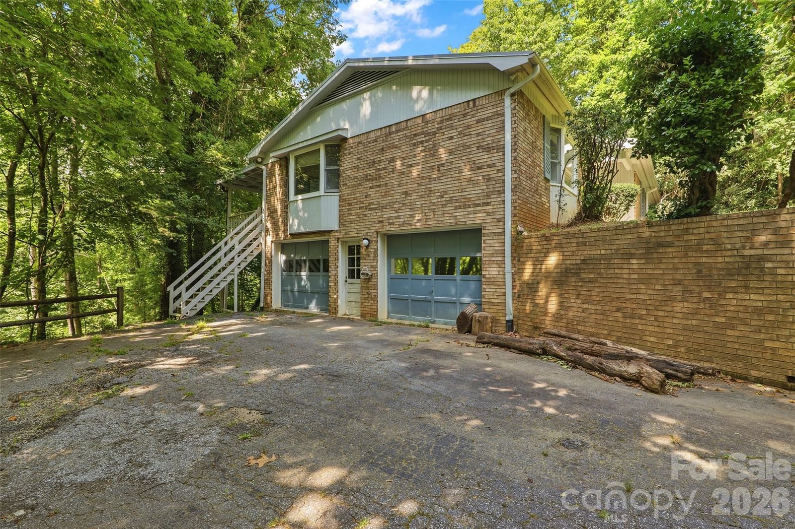 709 Forest Ridge Drive, Hendersonville, NC 28791 - Photo 4