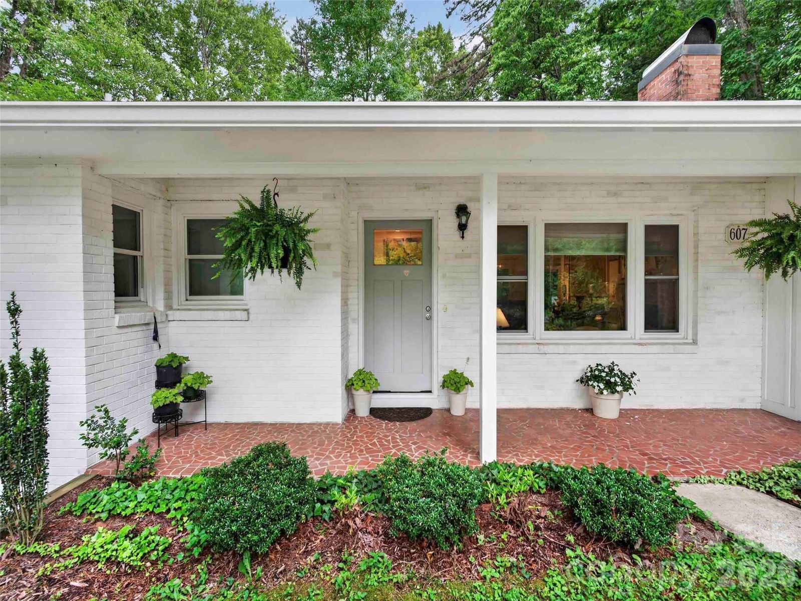 52 Melody Lane, Saluda, NC 28773
