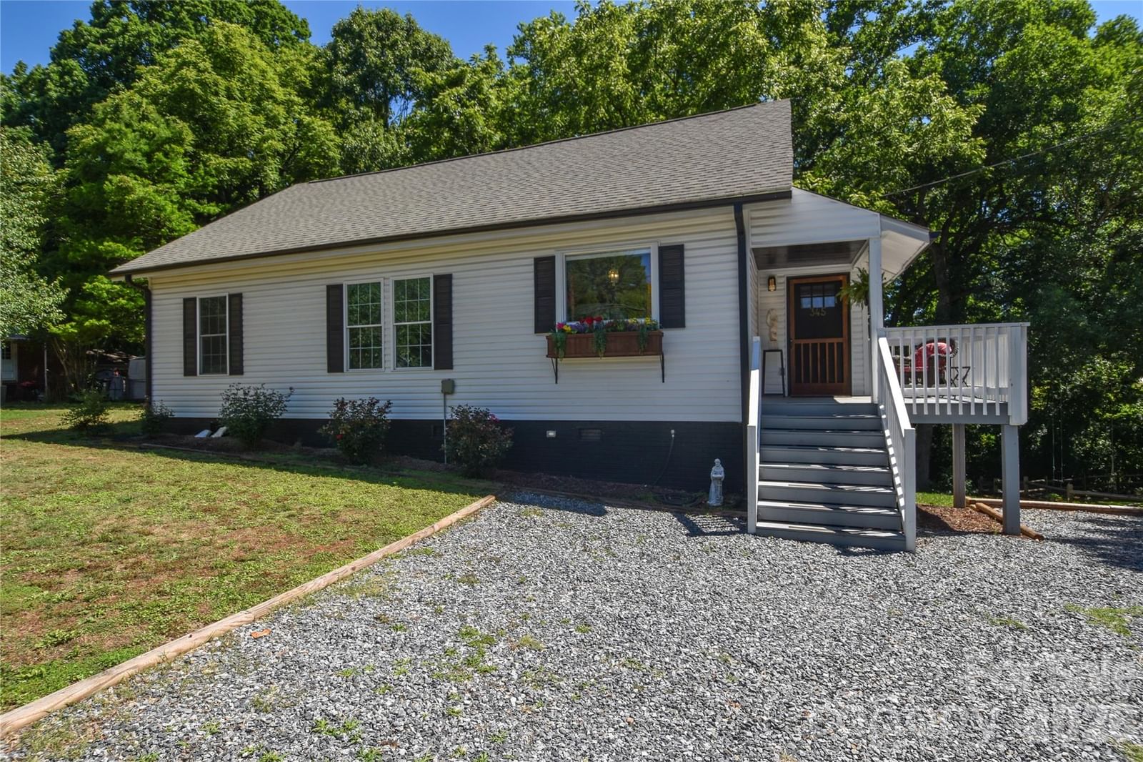 345 Lowrance Avenue, Mooresville, NC 28115 - Photo 2