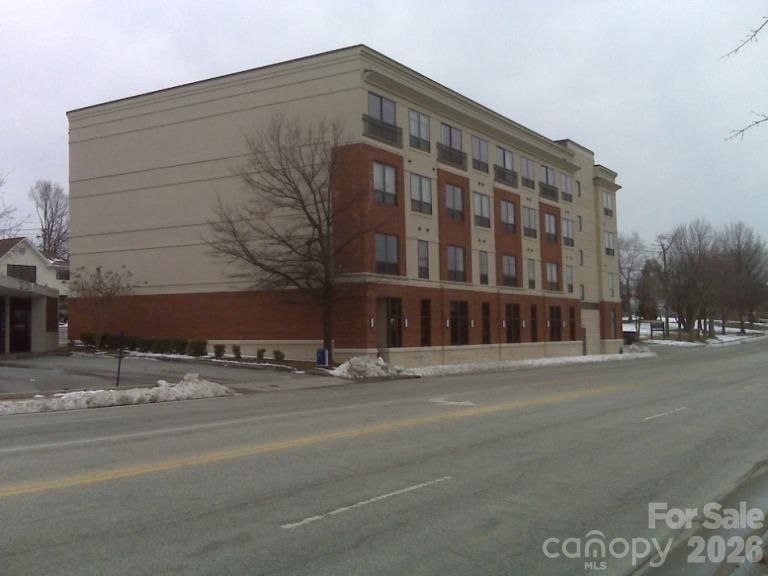 411 Washington Street #208, Greensboro, NC 27401