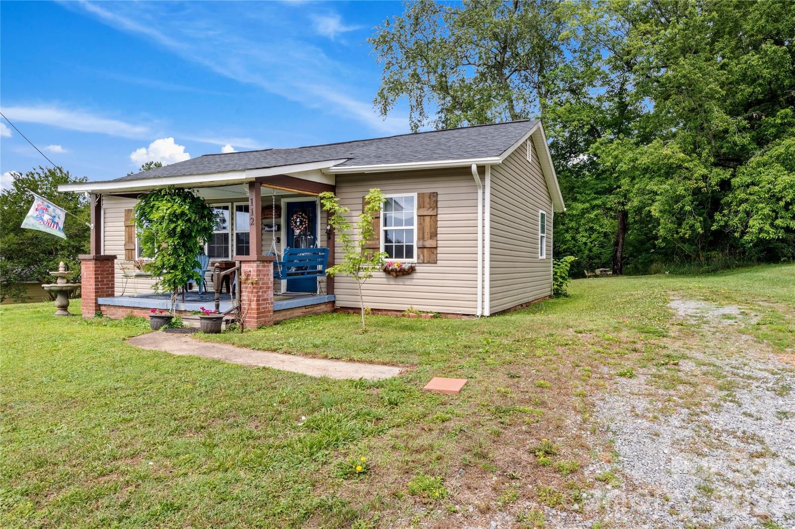 112 Hillcrest Street, Jonesville, NC 28642 - Photo 3