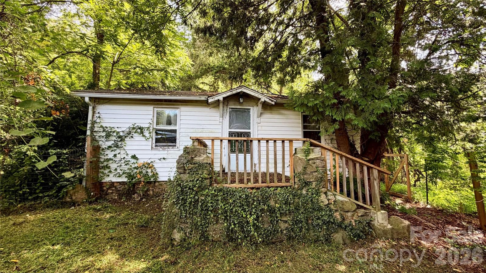 20 Utopia Road, Asheville, NC 28805