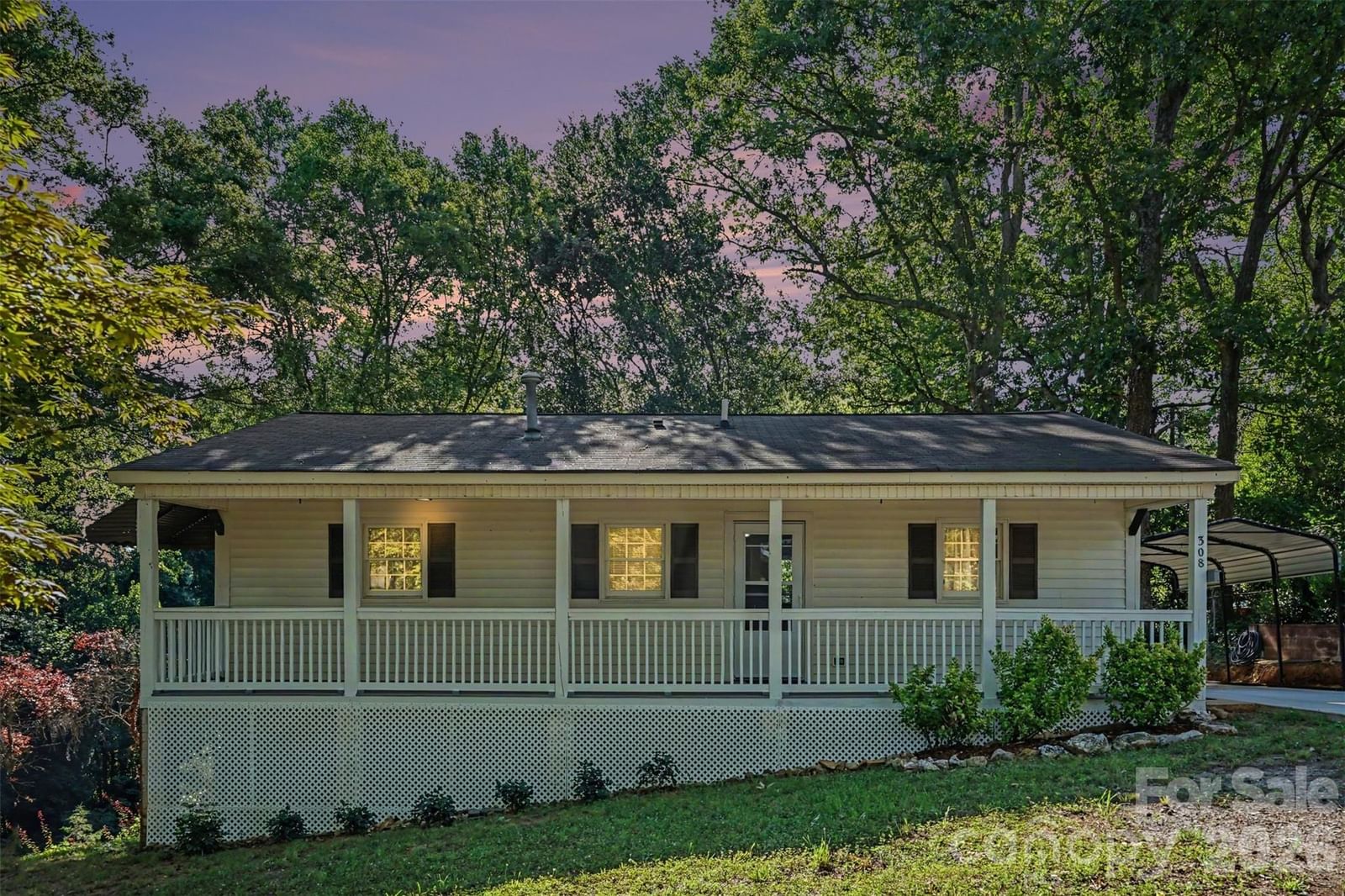 308 Carpenter Street, Kings Mountain, NC 28086 - Photo 2