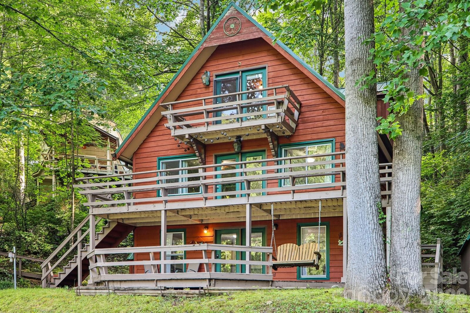 330 Riddle Cove Road, Maggie Valley, NC 28751