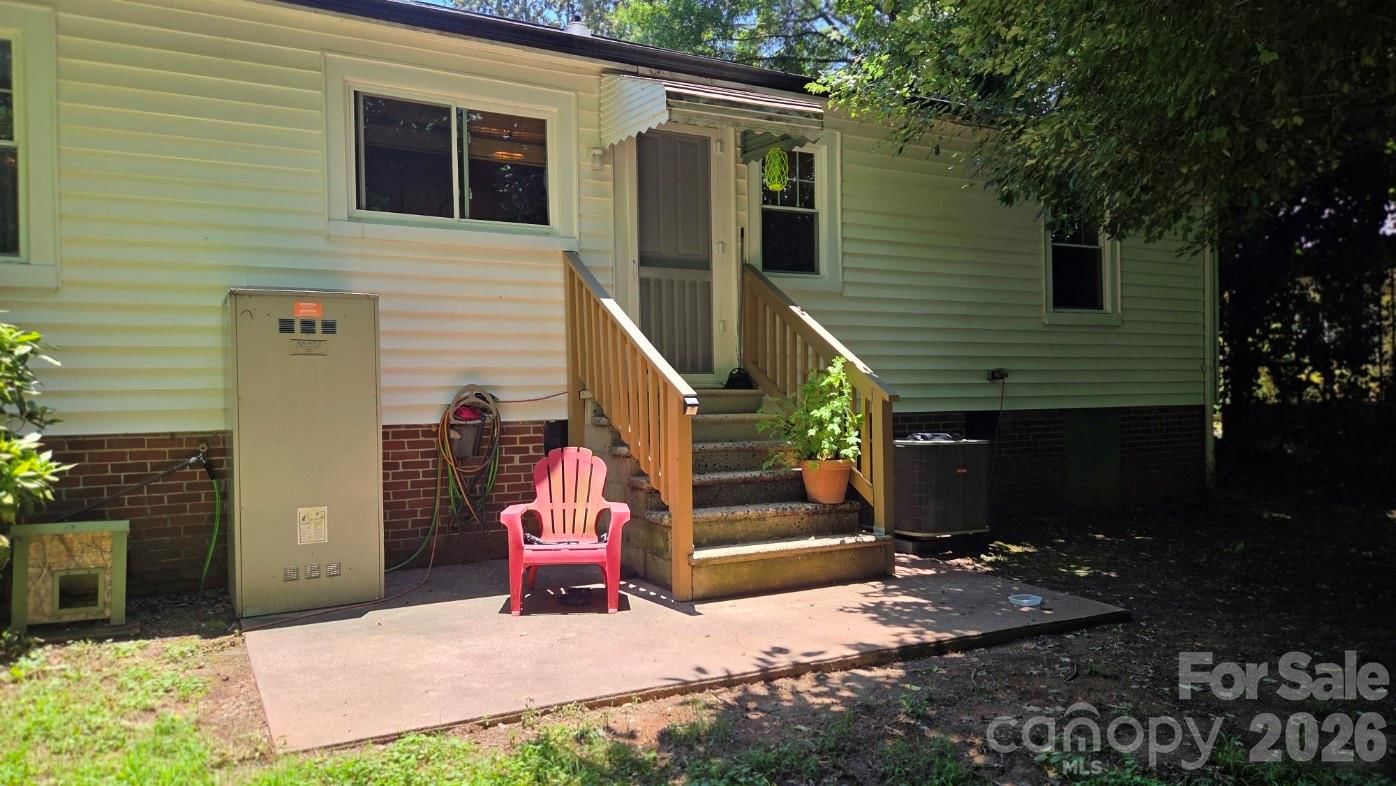809 Alexander Street, Lincolnton, NC 28092 - Photo 3