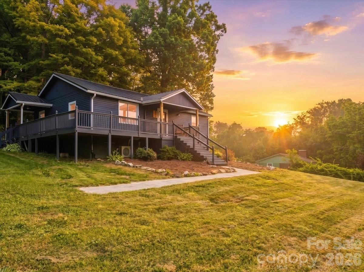 352 Jakes Branch Road, Spruce Pine, NC 28777