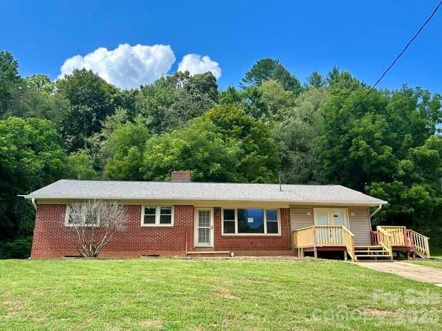 169 Double Island Road, Burnsville, NC 28714