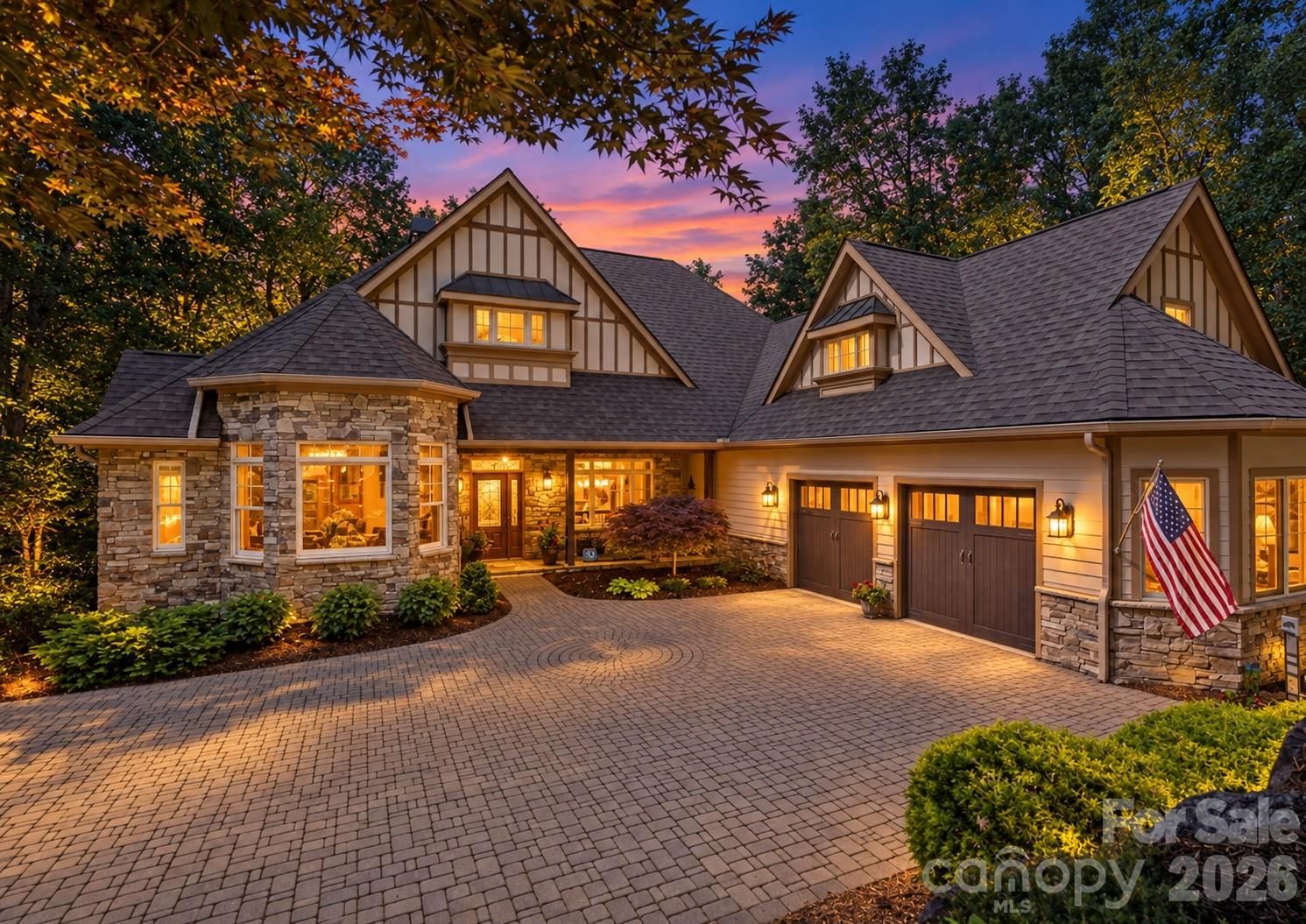 132 Pinnacle Peak Lane, Flat Rock, NC 28731