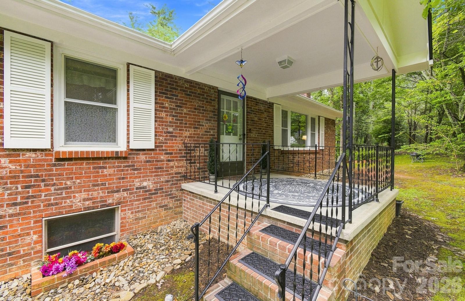 108 Arthur Lane, Hendersonville, NC 28791 - Photo 2