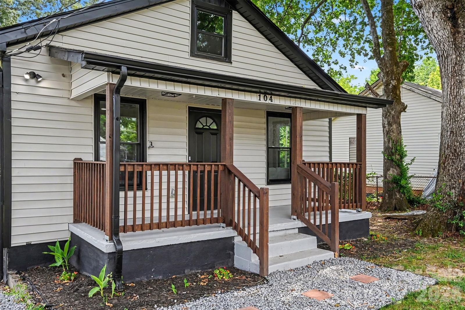 104 Hartford Avenue, Bessemer City, NC 28016 - Photo 5