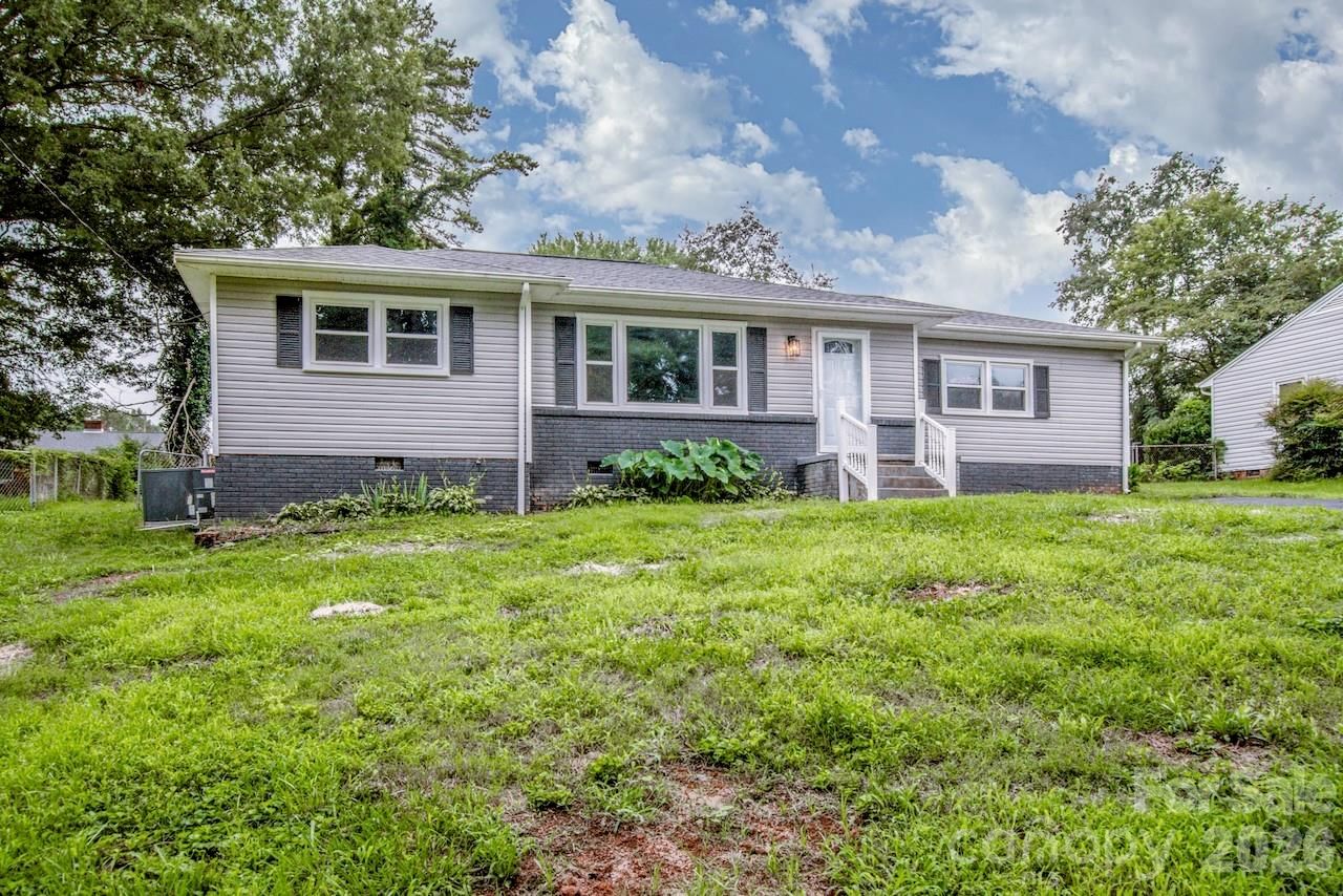 1317 Meadowbrook Circle, Salisbury, NC 28144 - Photo 2