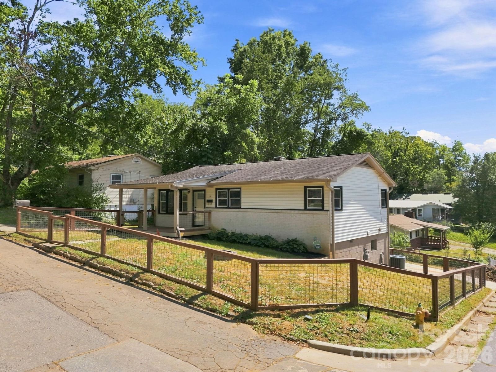 14 Indiana Avenue, Asheville, NC 28806
