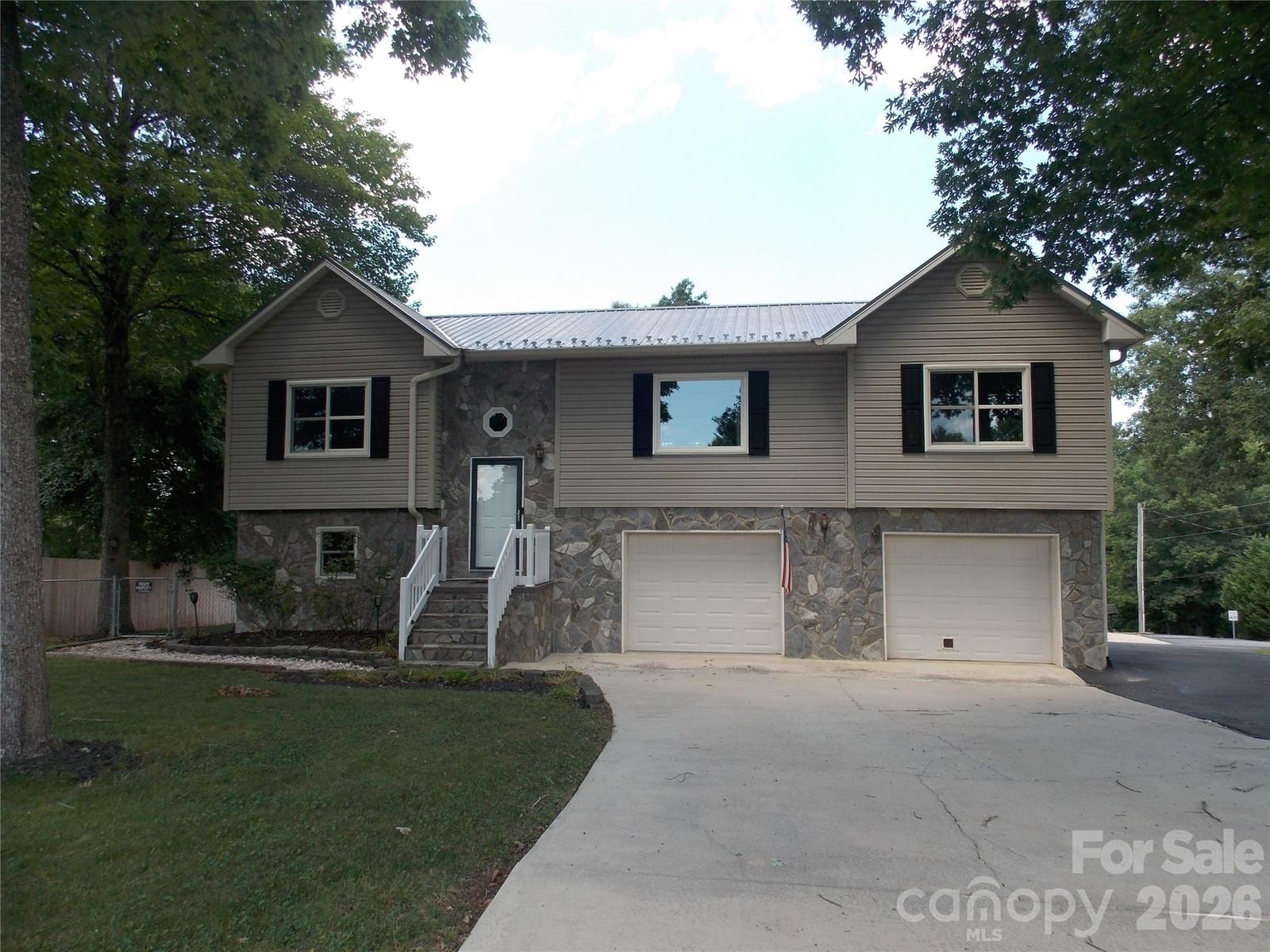 4249 Beach Road, Hudson, NC 28638
