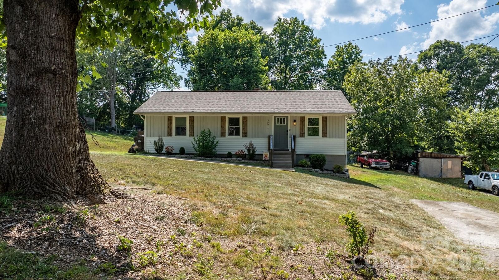 3691 Vantage Heights Circle, Lenoir, NC 28645 - Photo 4