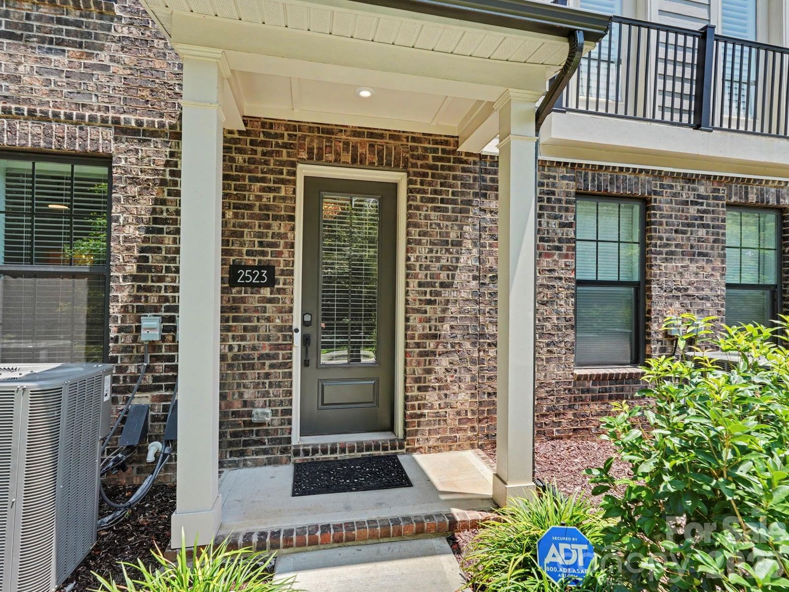 2523 Deacon Avenue, Charlotte, NC 28204 - Photo 2