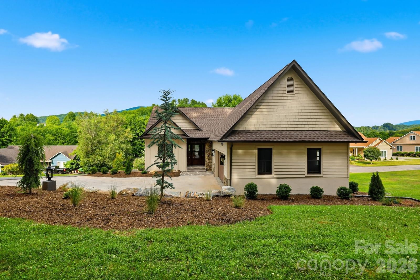 643 Landing Drive, Jefferson, NC 28640 - Photo 2