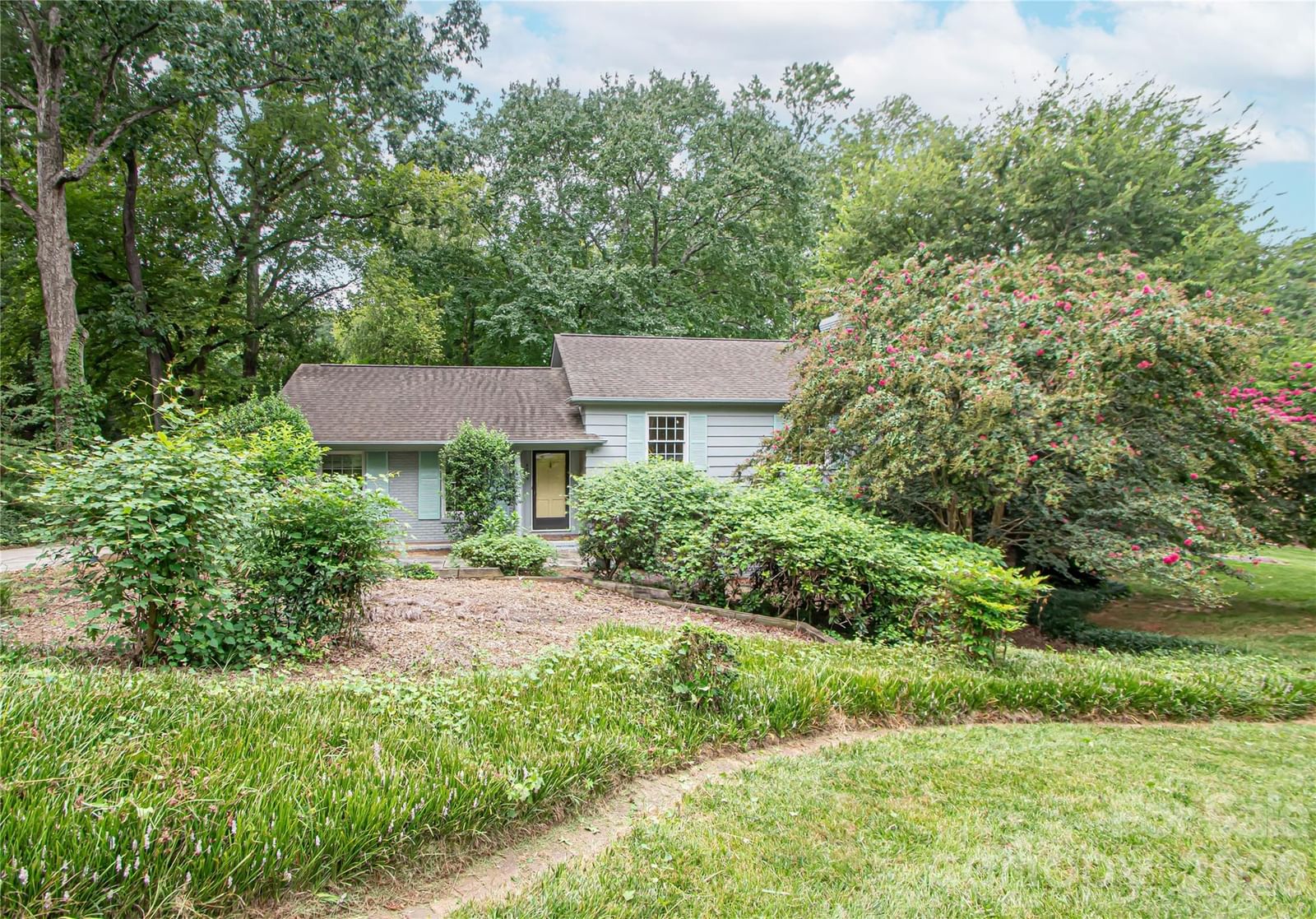 6836 Ronda Avenue, Charlotte, NC 28211