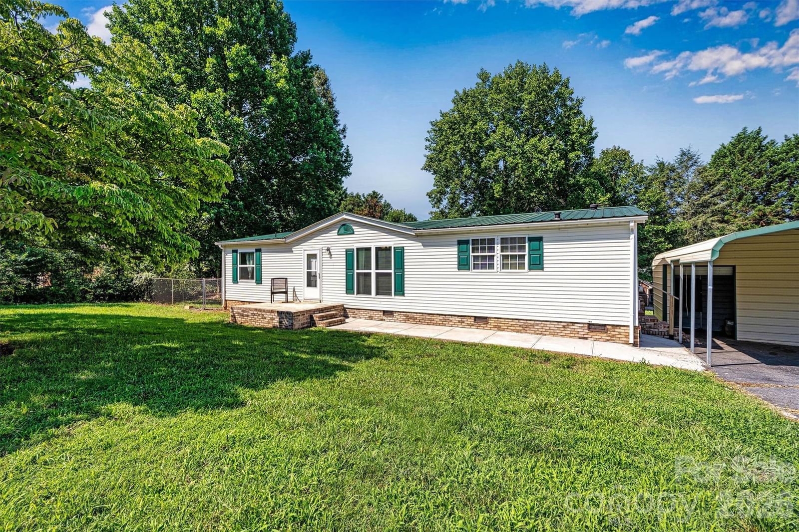 5135 36th Street Drive, Hickory, NC 28601