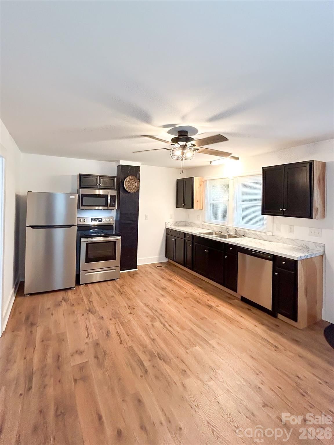 661 Central Street, Hudson, NC 28638 - Photo 2