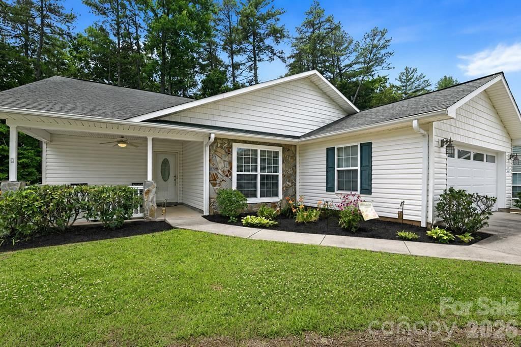 17 Coventry Circle, Franklin, NC 28734