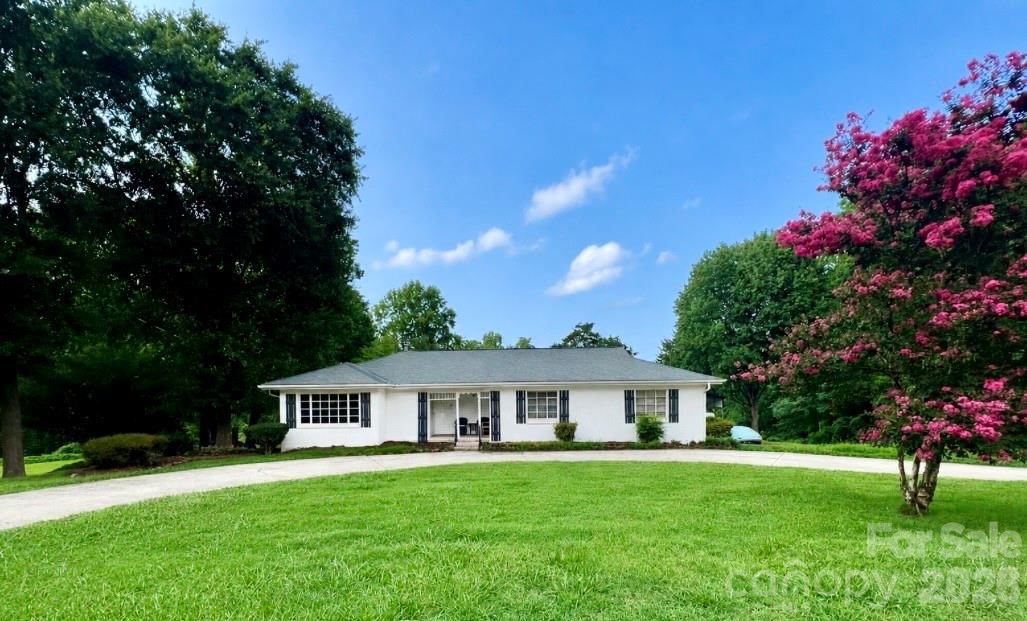 Property at 436 Club, Gastonia, NC 28054