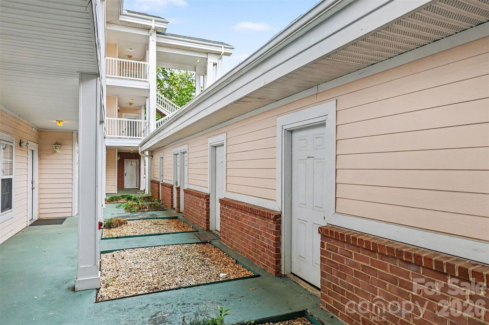 9041 Meadow Vista Road, Charlotte, NC 28213 - Photo 4