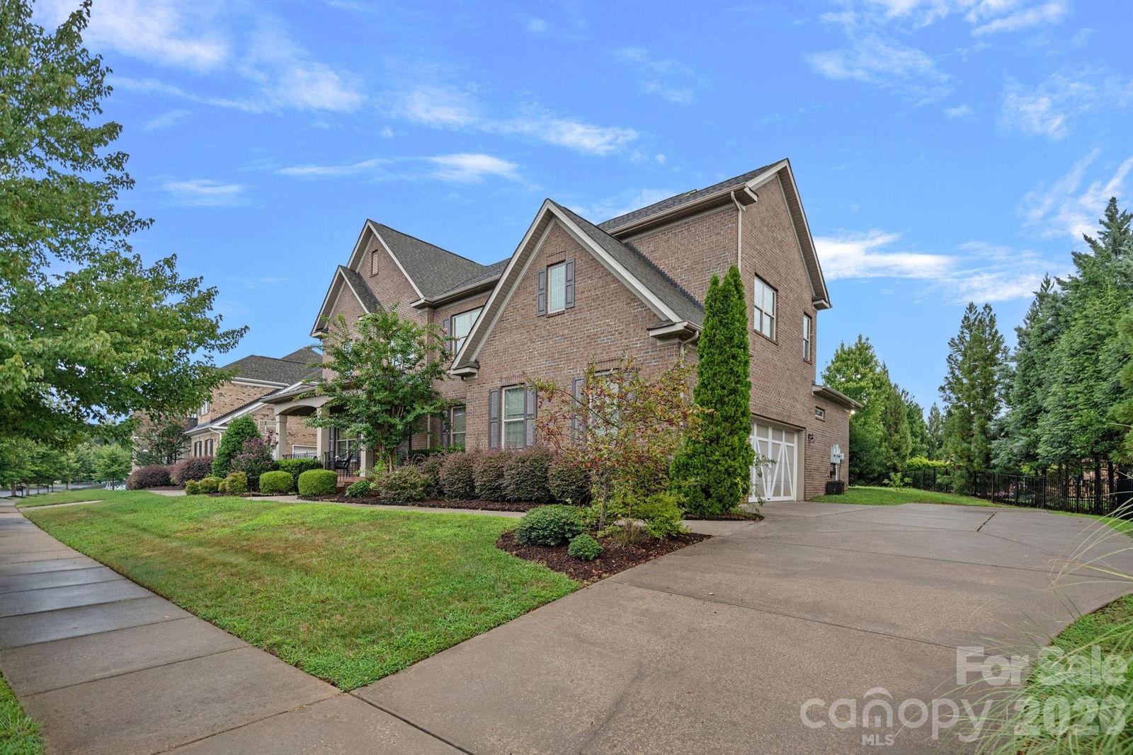8211 Caesars Head Drive, Waxhaw, NC 28173 - Photo 2