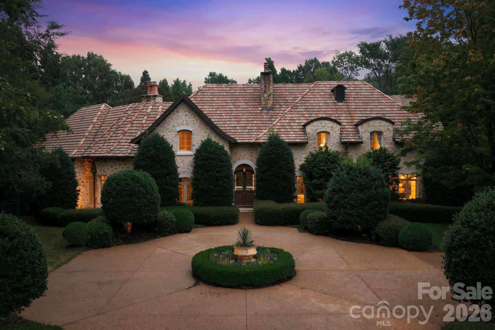 4231 Fox Brook Lane, Charlotte, NC 28211