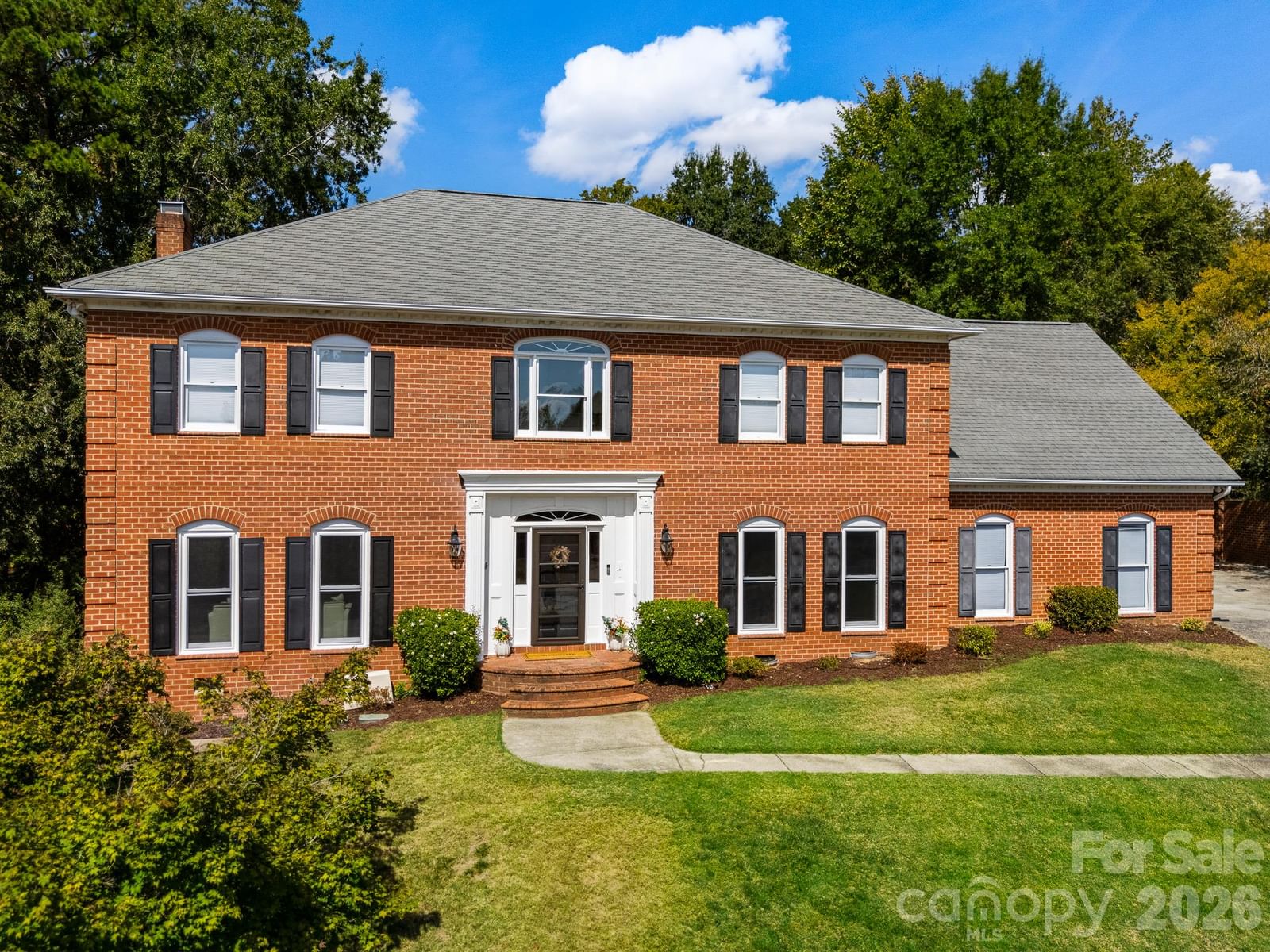 1006 Chelsea Place, Matthews, NC 28105