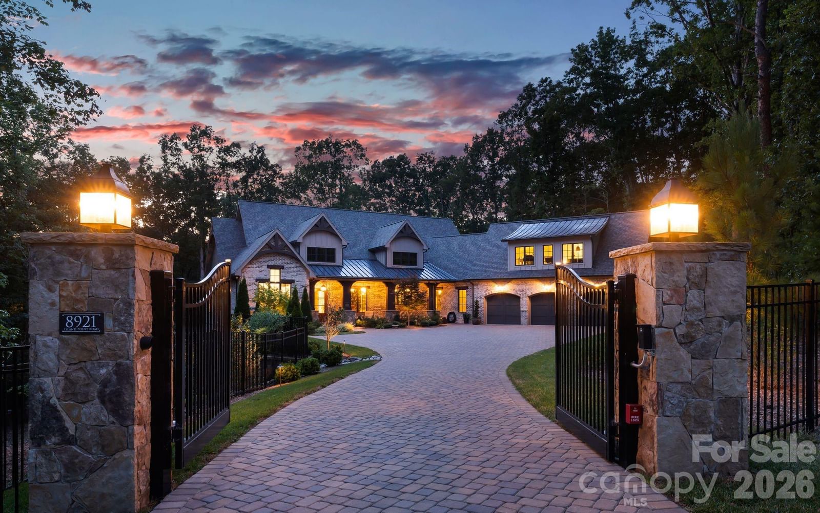 8921 Island Point Road, Charlotte, NC 28278 - Photo 2