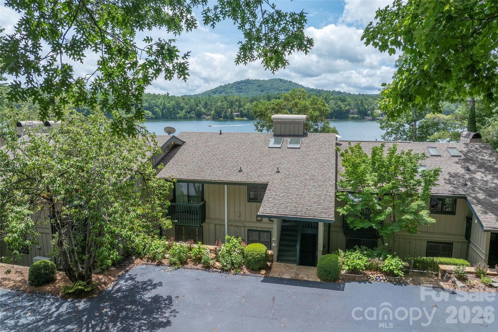 68 Toxaway Point, Lake Toxaway, NC 28747