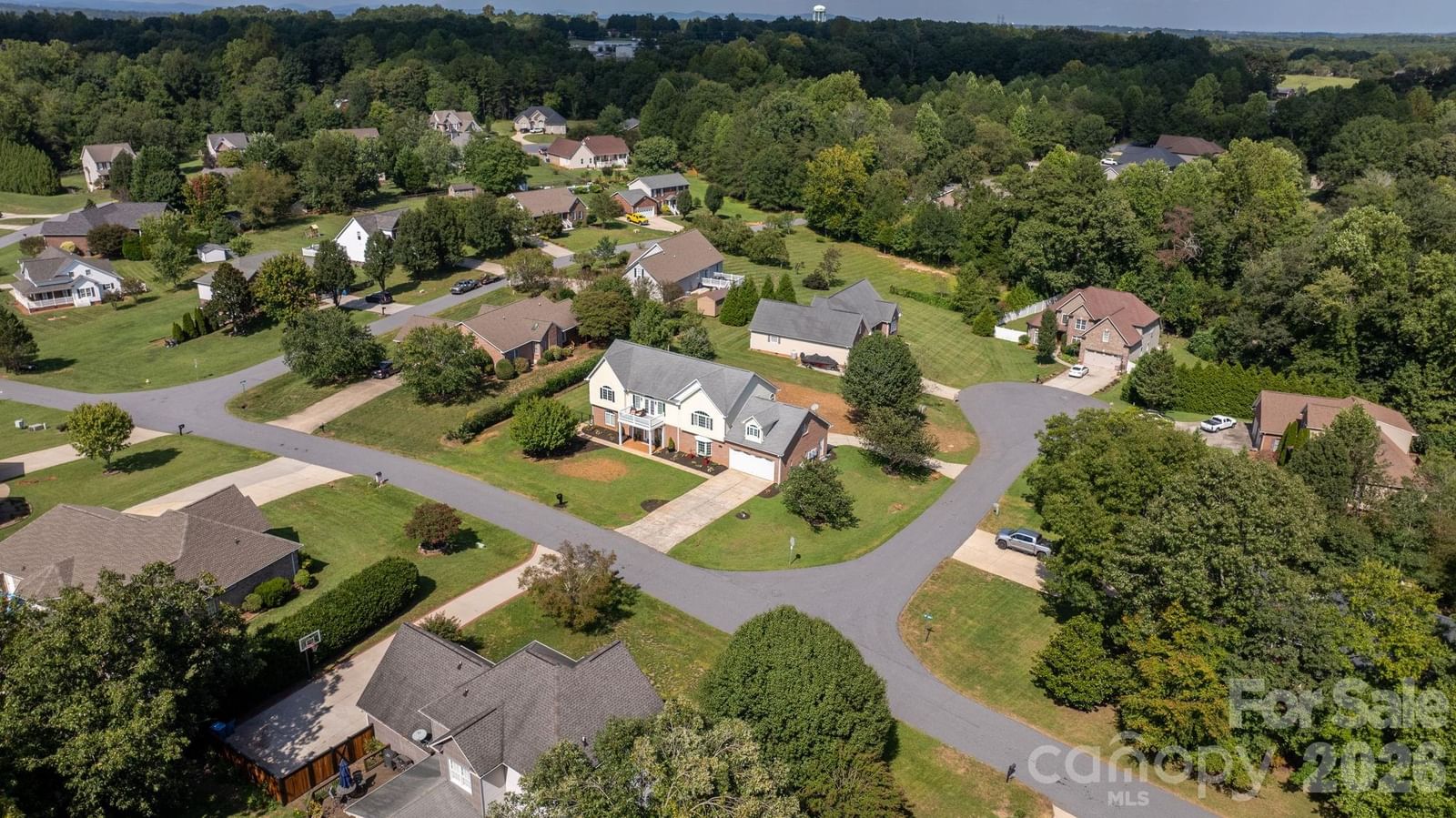 1360 Sweet briar Lane, Hickory, NC 28602 - Photo 2