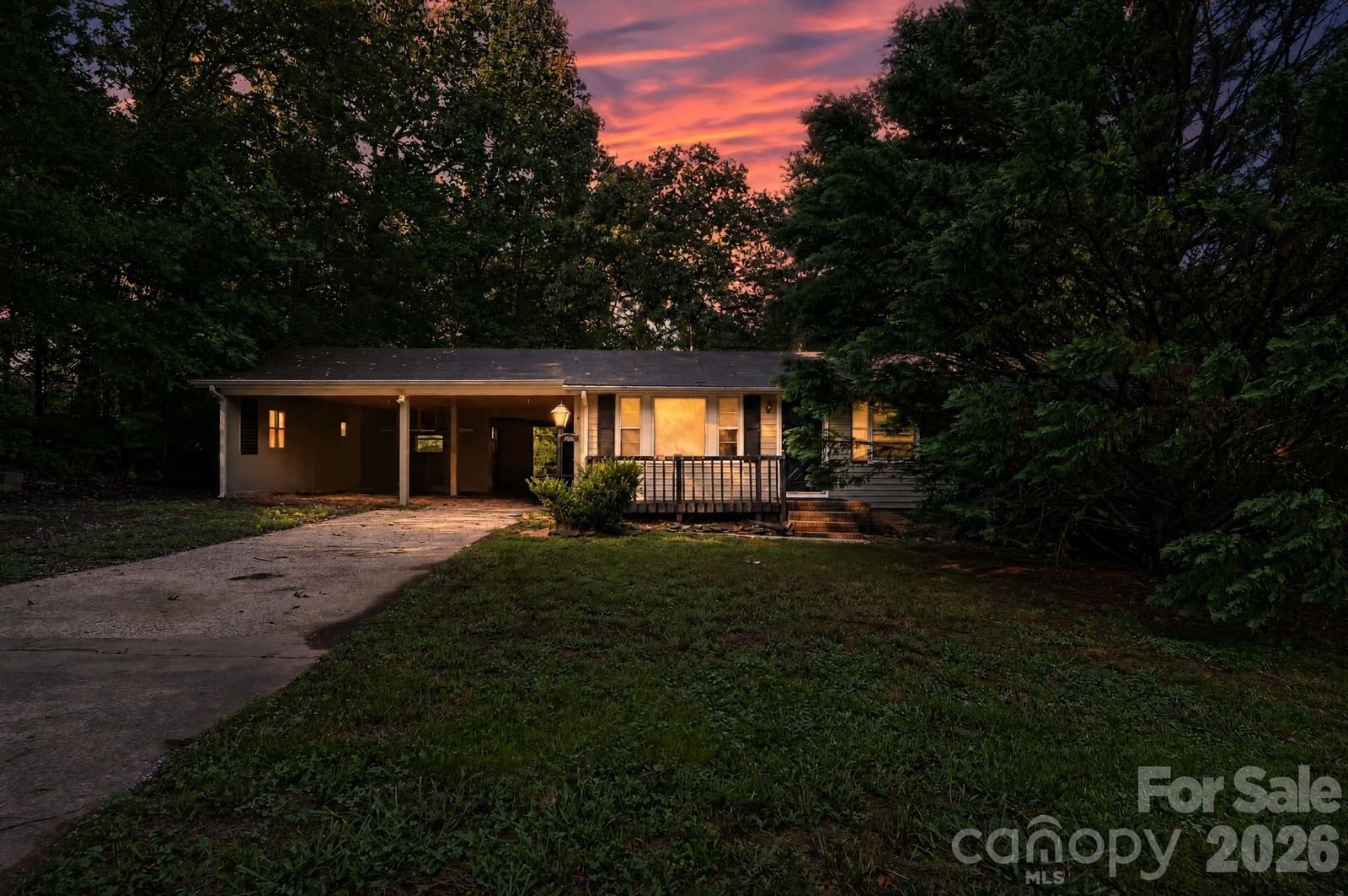 607 Texas Trail, Dallas, NC 28034