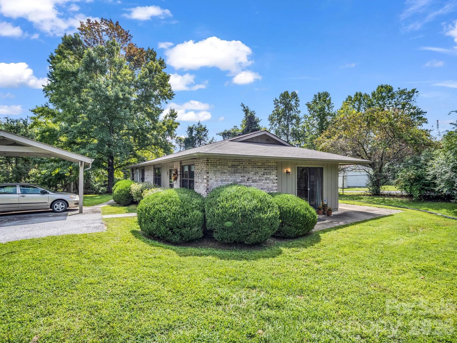 703 Farmington Circle, Hendersonville, NC 28739 - Photo 5