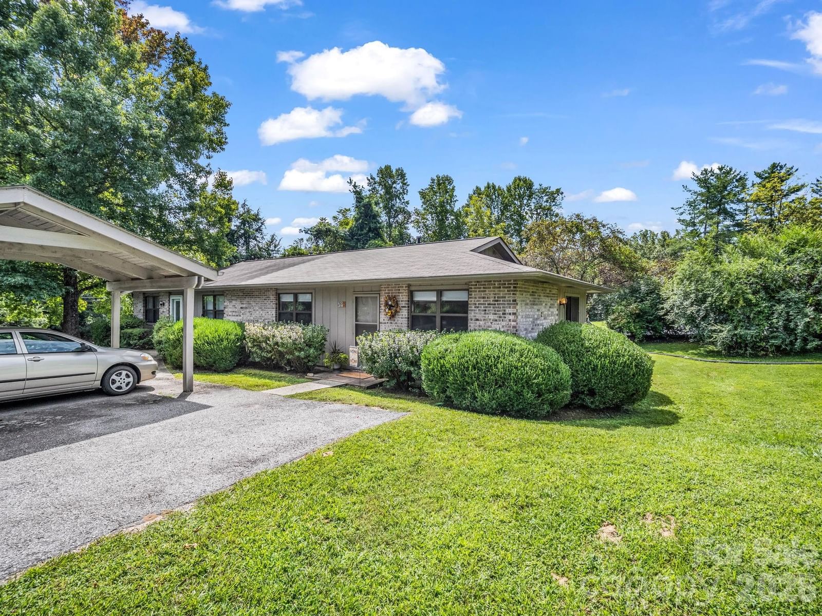 703 Farmington Circle, Hendersonville, NC 28739 - Photo 3