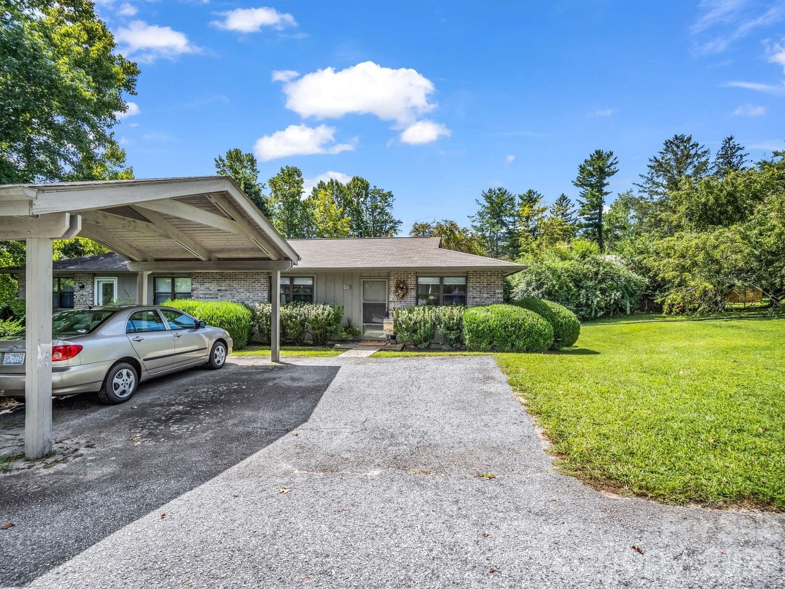 703 Farmington Circle, Hendersonville, NC 28739 - Photo 4