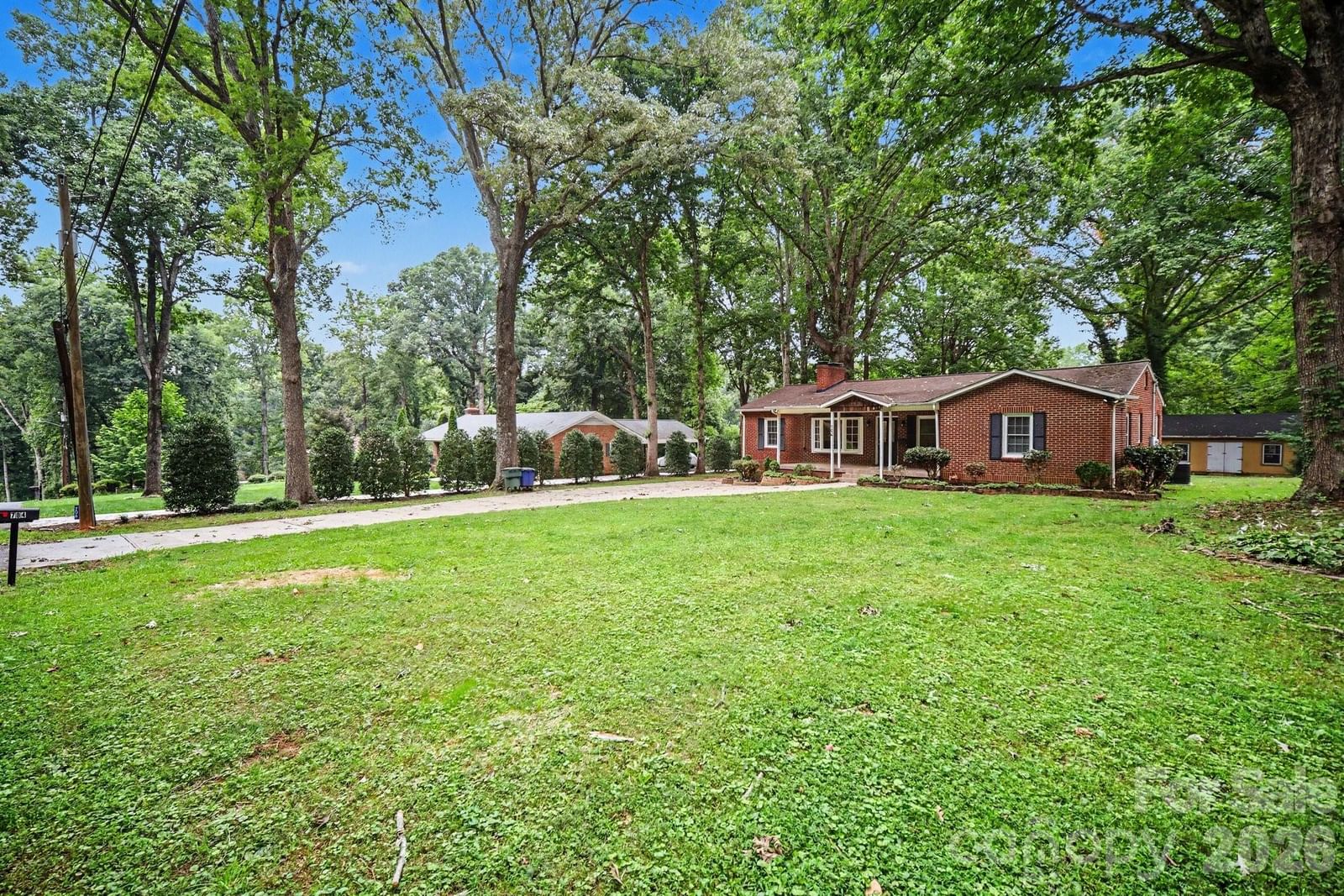 704 1st Avenue Place, Conover, NC 28613 - Photo 2