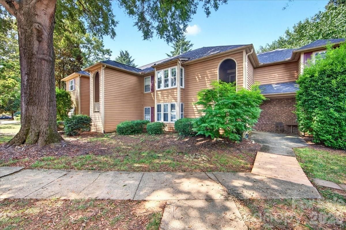 3220 Selwyn Farms Lane #5, Charlotte, NC 28209 - Photo 2