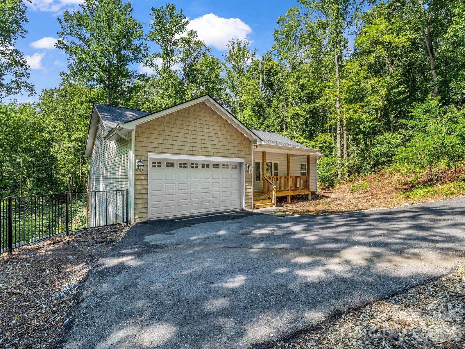180 Ridgeview Drive, Hendersonville, NC 28792 - Photo 4