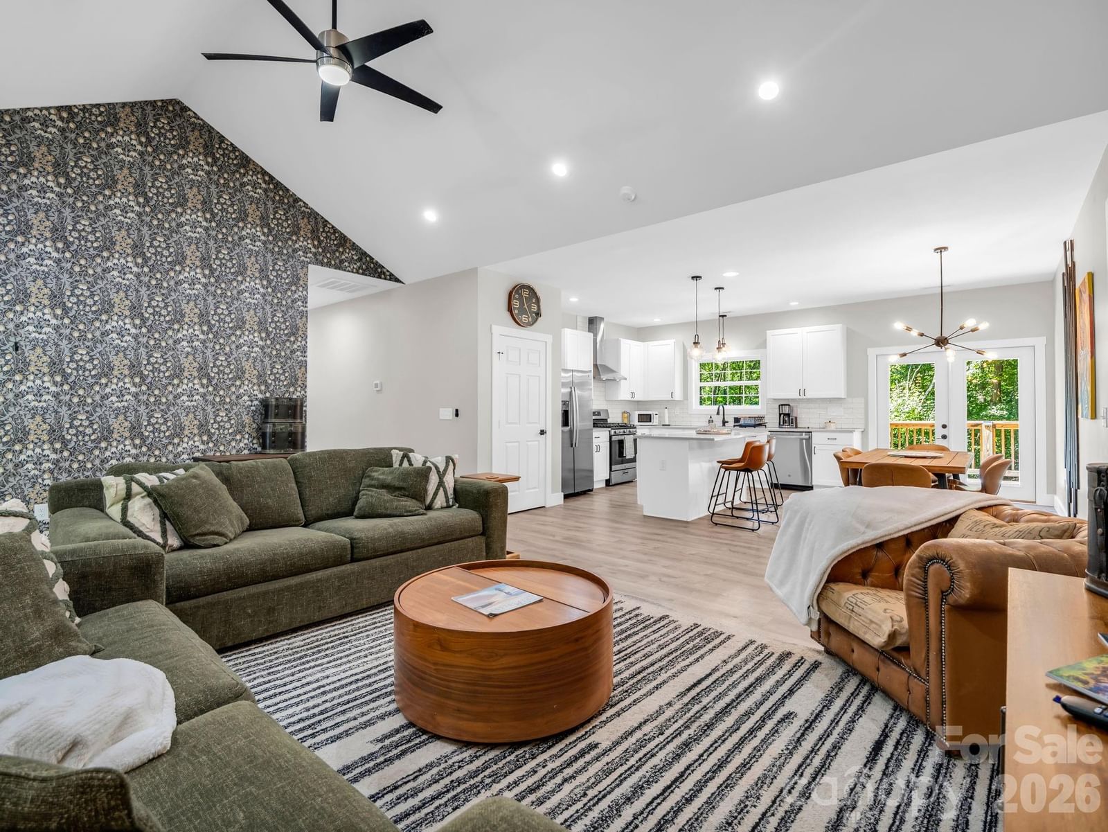 180 Ridgeview Drive, Hendersonville, NC 28792