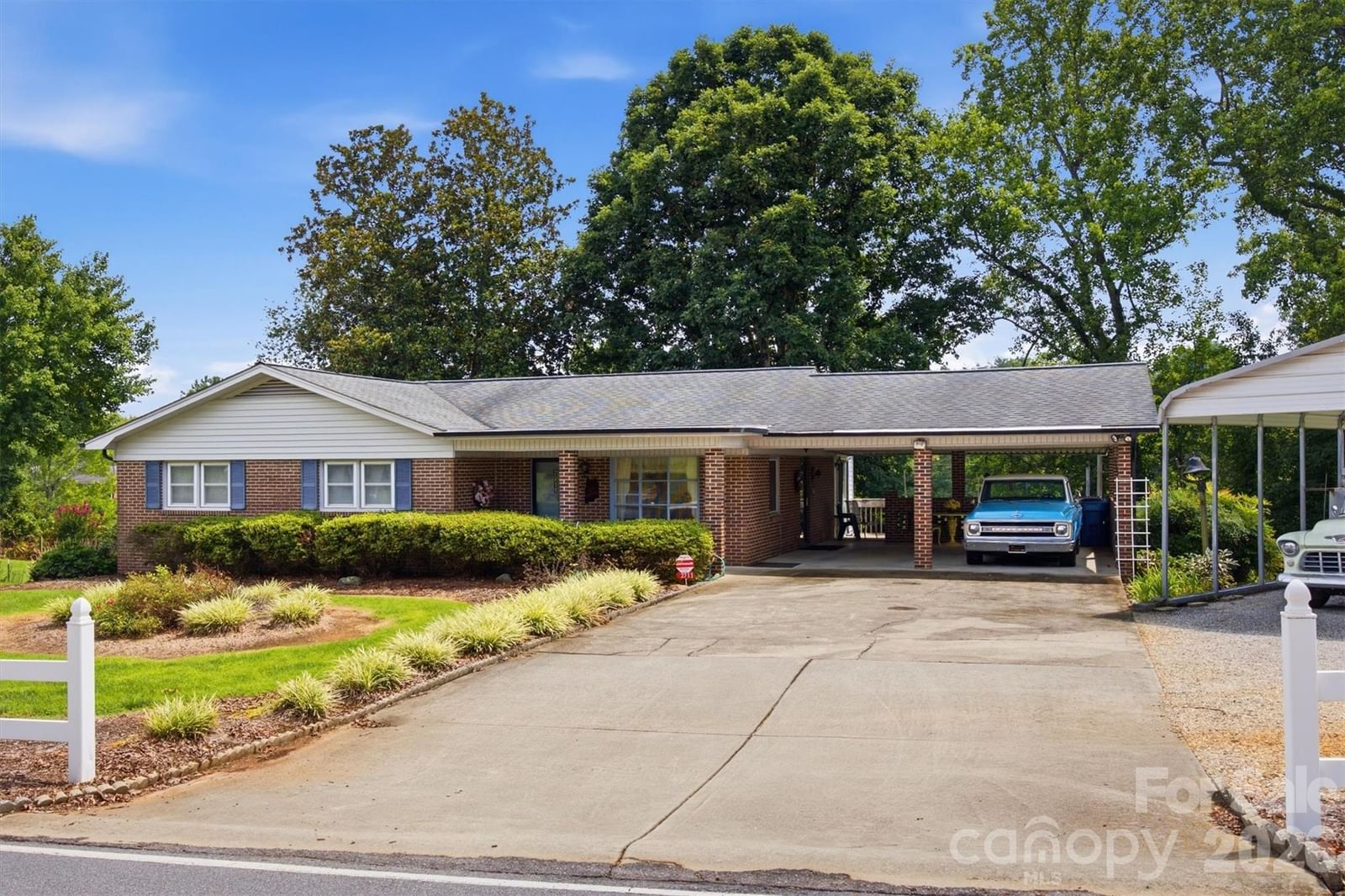2711 Fairway Acres Circle, Lenoir, NC 28645 - Photo 2