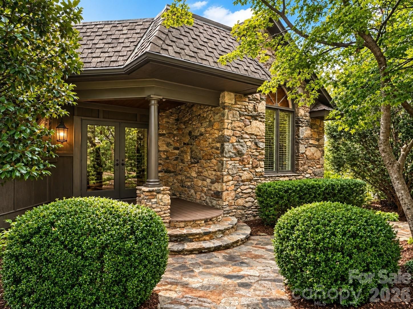 4821 Elmhurst Drive, Hickory, NC 28601