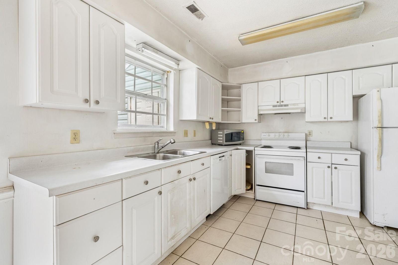8504 Castle Pine Court, Charlotte, NC 28226 - Photo 4