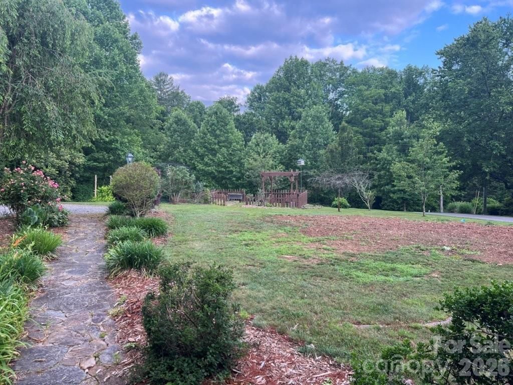 325 Ewbank Road, Etowah, NC 28729 - Photo 4