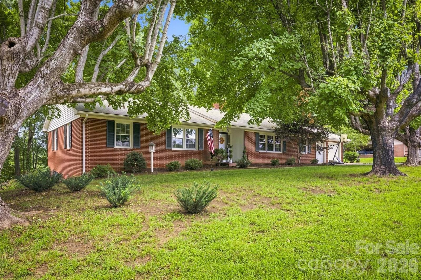 1009 Randolph Circle, Lenoir, NC 28645